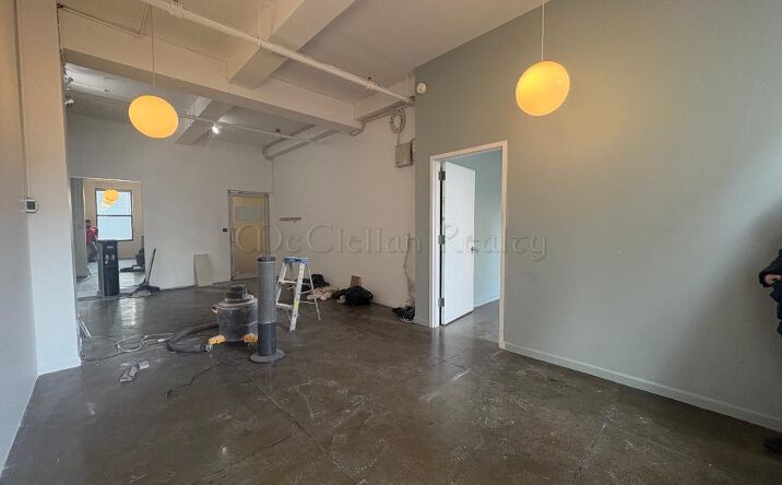 Pictures of Retail property located at West 37th Street, New York, NY 10018 for lease - image #1