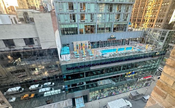 Pictures of Retail, Office property located at West 40th Street, New York, NY 10001 for lease - image #1