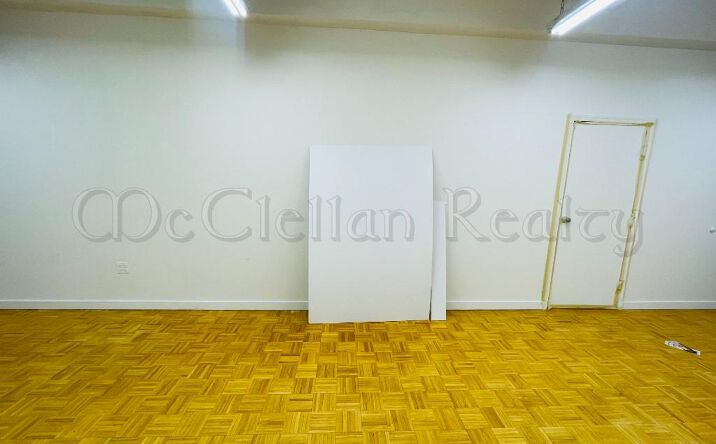 Pictures of Office property located at West 35th, New York, NY 10001 for lease - image #1