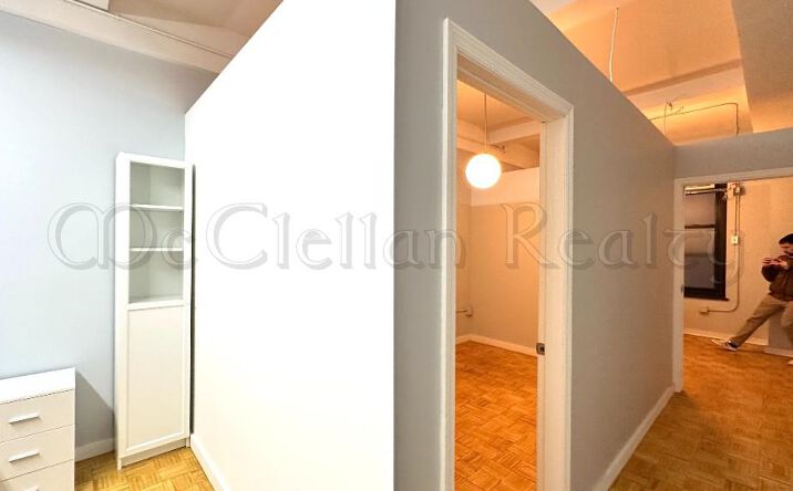 Pictures of Office property located at West 35th, New York, NY 10001 for lease - image #1