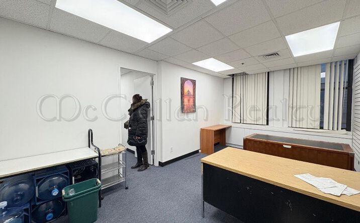 Pictures of Office property located at Broadway, New York, NY 10001 for lease - image #1