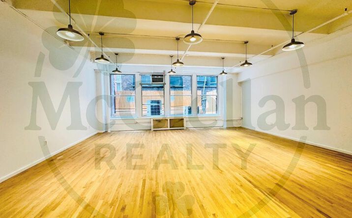 Pictures of Retail property located at West 37th, New York, NY 10018 for lease - image #1