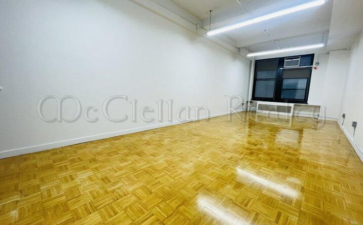 Pictures of Office property located at West 35th, New York, NY 10001 for lease - image #1
