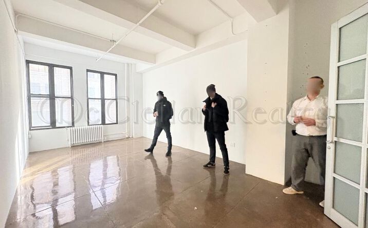 Pictures of Retail property located at West 37th Street, New York, NY 10018 for lease - image #1
