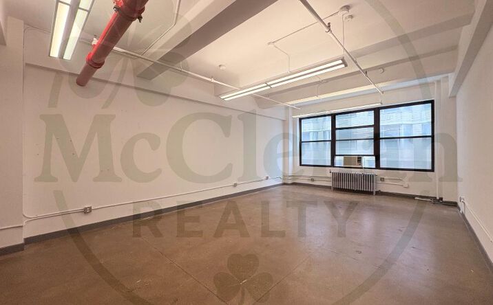 Pictures of Retail property located at West 38th Street, New York, NY 10018 for lease - image #1