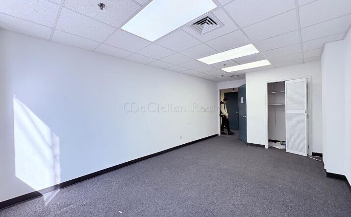 Pictures of Office property located at Broadway, New York, NY 10018 for lease - image #1