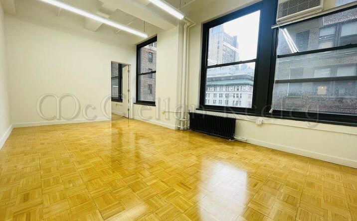 Pictures of Office property located at West 35th, New York, NY 10001 for lease - image #1