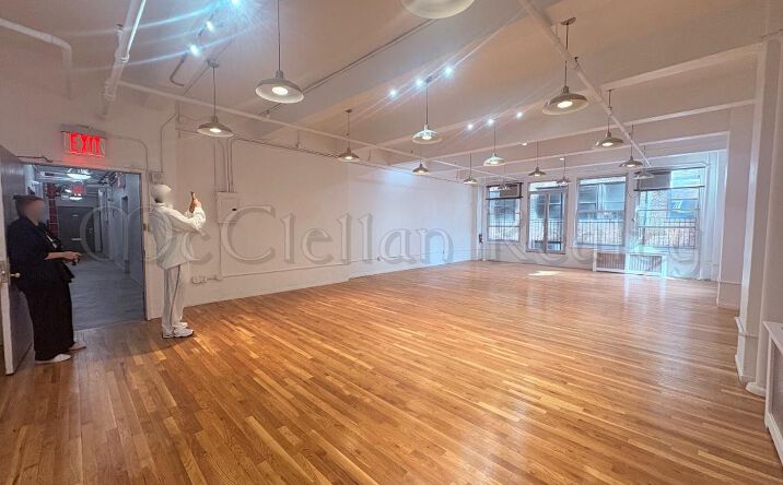 Pictures of Retail, Office property located at West 37th, New York, NY 10018 for lease - image #1