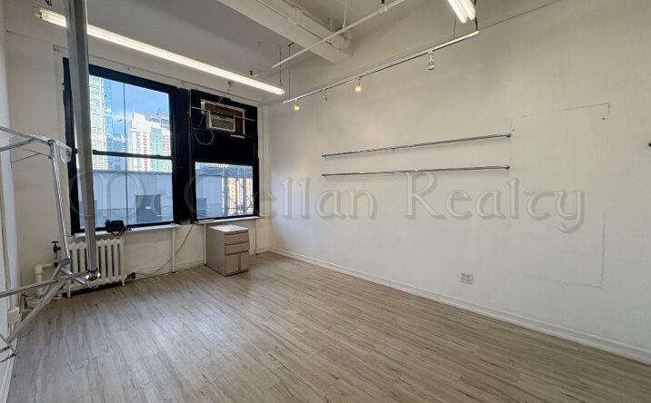 Pictures of Retail, Office property located at West 37th Street, New York, NY 10018 for lease - image #1