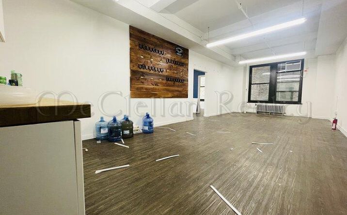 Pictures of Office property located at W 35th St, New York, NY 10001 for lease - image #1