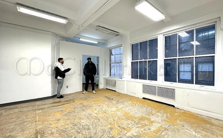 Pictures of Office property located at West 40th Street, New York, NY 10001 for lease - image #1