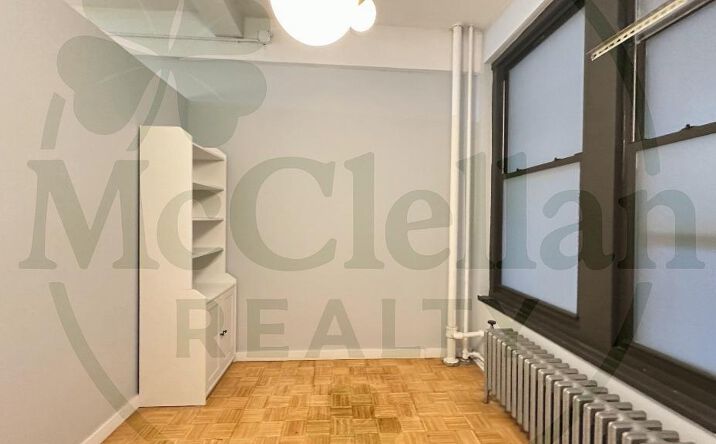 Pictures of Office property located at West 35th, New York, NY 10001 for lease - image #1