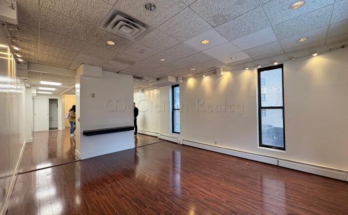 Pictures of Retail property located at East 39th St, New York, NY 10016 for lease - image #1