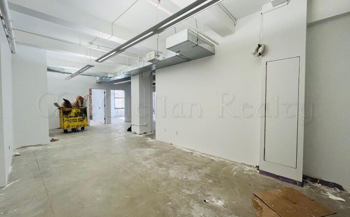 Pictures of Retail, Office property located at Broadway, New York, NY 10001 for lease - image #1