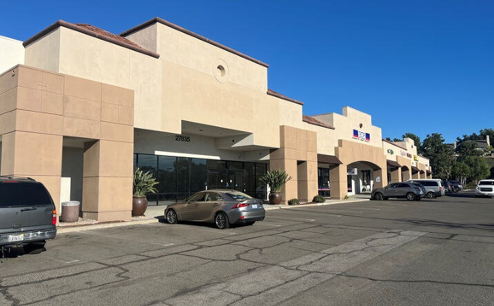 Pictures of Retail property located at NWC Santa Margarita Parkway & Marguerite Parkway, Mission Viejo, CA 92692 for lease - image #1
