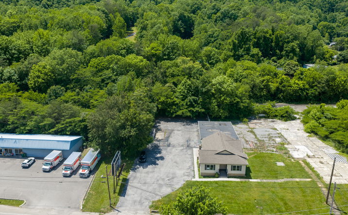 Pictures of Retail, Office property located at 901 S MAIN ST, ROCKY TOP, TN 37769-2034 for lease - image #1