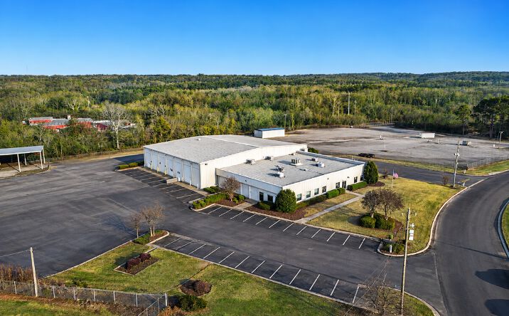 Pictures of Industrial property located at 2563 Commerce Circle, Birmingham, AL 35217 for lease - image #1