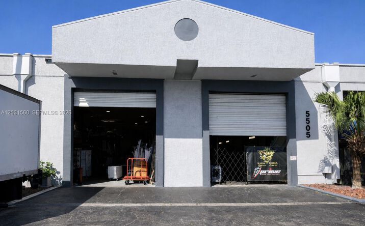 Pictures of Office property located at 5505 NW 74th Ave # 5505, Miami, FL 33166 for lease - image #1