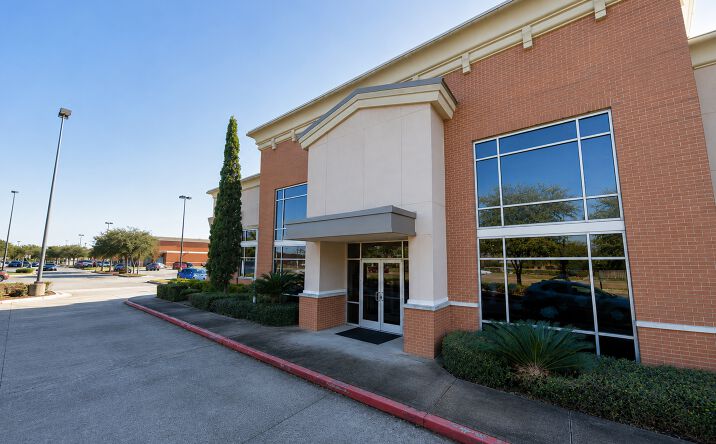 Pictures of Office, Restaurant property located at 1855 West Bay Area Boulevard, Webster, TX 77598 for lease - image #1