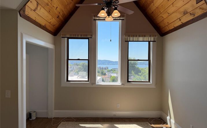 Pictures of Office property located at 54 N Broadway Room 1, Tarrytown, NY 10591 for lease - image #1