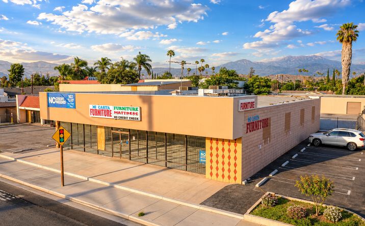 Pictures of Retail property located at 280 N San Jacinto St, Hemet, CA 92543 for lease - image #1
