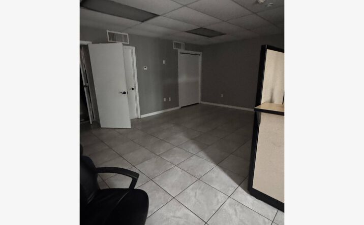 Pictures of Retail property located at 320 South Broad Street, Brooksville, FL 34601 for lease - image #1