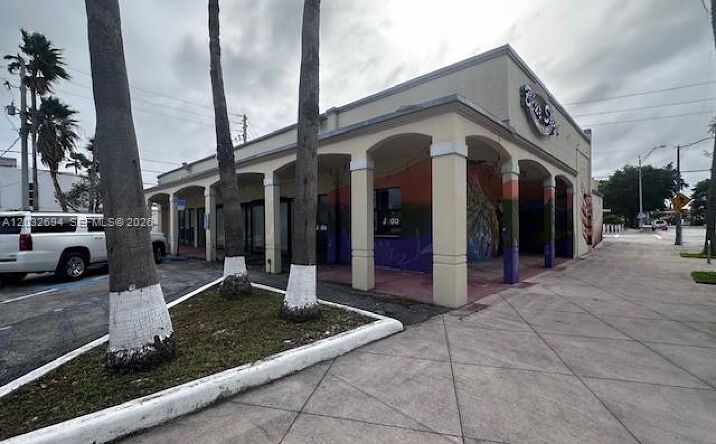 Pictures of Retail, Restaurant property located at 1250 Normandy DR, Miami Beach, FL 33141 for lease - image #1