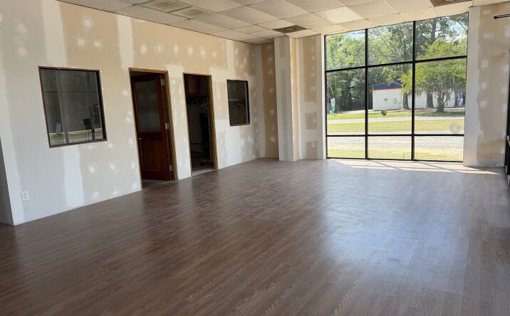 Pictures of Retail, Industrial property located at 1216 Central Ave, Summerville, SC 29483 for lease - image #1