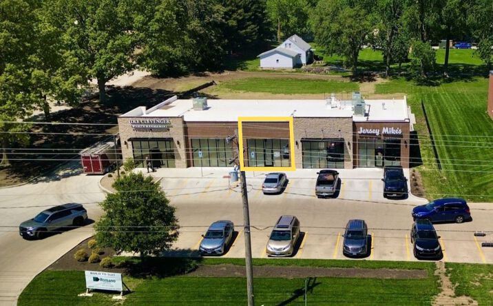 Pictures of Retail property located at 232 W MOUND RD, DECATUR, IL 62526 for lease - image #1