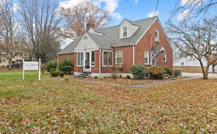 Pictures of Office property located at 4816 Greenwood Rd, Louisville, KY 40258 for lease - image #1