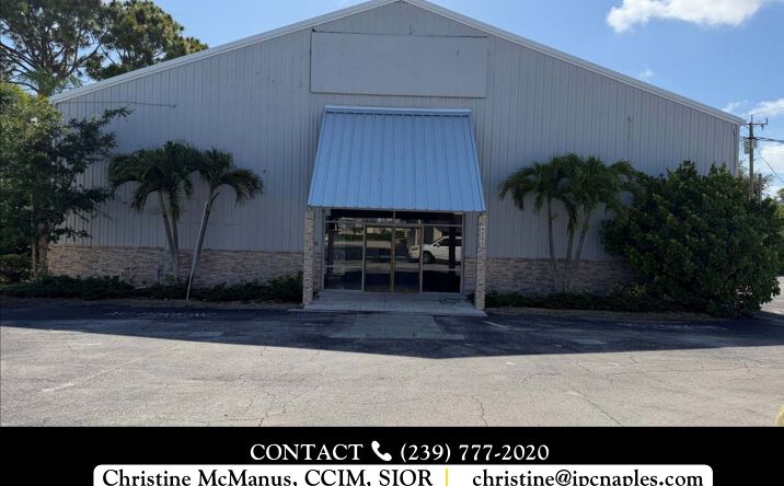 Pictures of Retail property located at 4200 Tamiami Trail North, Naples, FL 34103 for lease - image #1