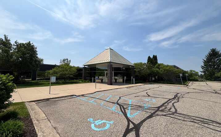 Pictures of Office property located at 4100 Embassy Drive Southeast, Grand Rapids, MI 49546 for lease - image #1