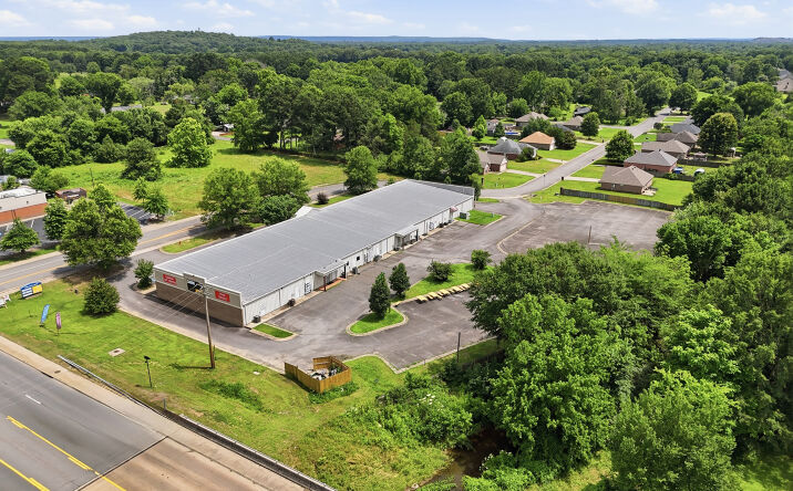 Pictures of Retail, Office property located at 2215 East Oak Street, Conway, AR 72032 for lease - image #1