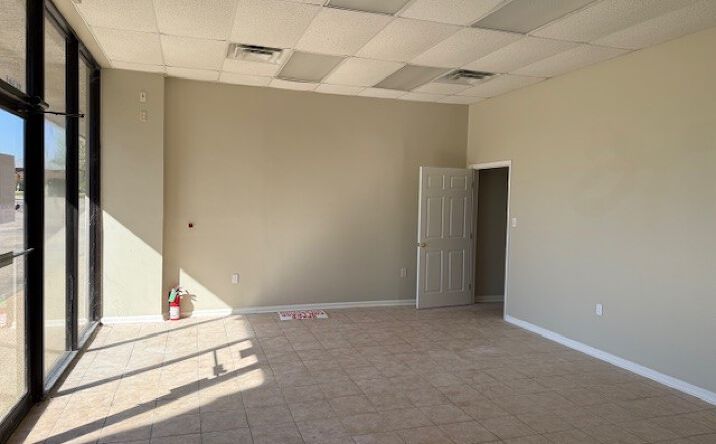 Pictures of Retail, Office property located at 3655 ONEAL LN, BATON ROUGE, LA 70816-9093 for lease - image #1
