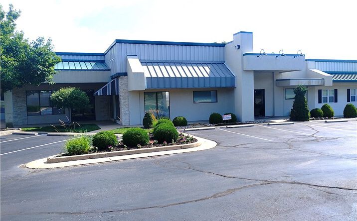 Pictures of Office property located at 5513 Osage Beach Parkway, Osage Beach, MO 65065 for lease - image #1
