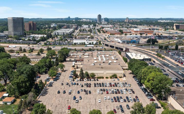Pictures of Office, Industrial property located at 8001 E Bloomington Fwy, Bloomington, MN 55420 for lease - image #1