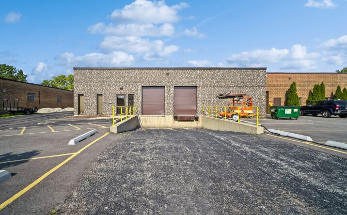 Pictures of Industrial property located at 2068 FOSTER Avenue, Wheeling, IL 60090 for lease - image #1