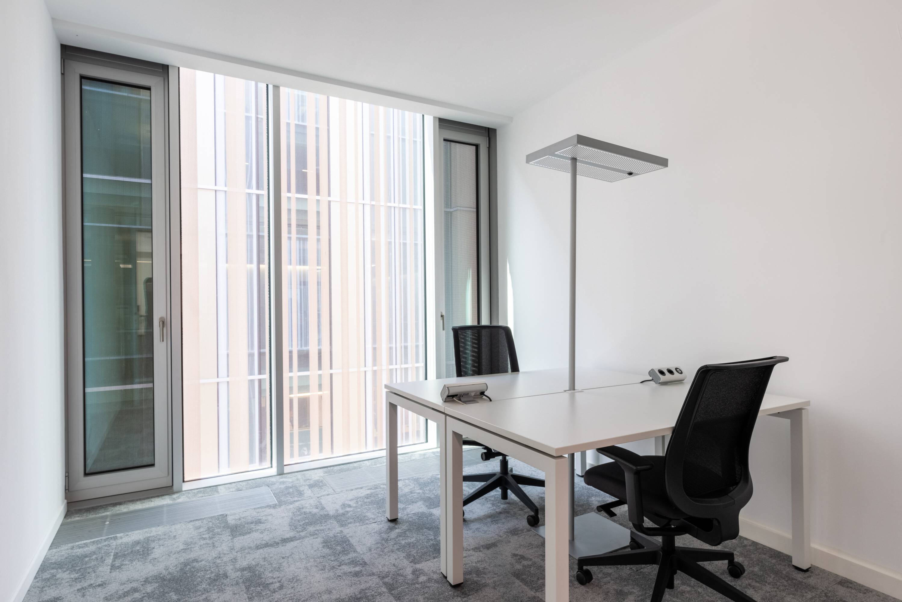 3607813