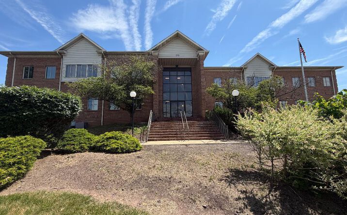 Pictures of Office property located at 515 Plainfield Avenue # 104, Edison, NJ 08817 for lease - image #1