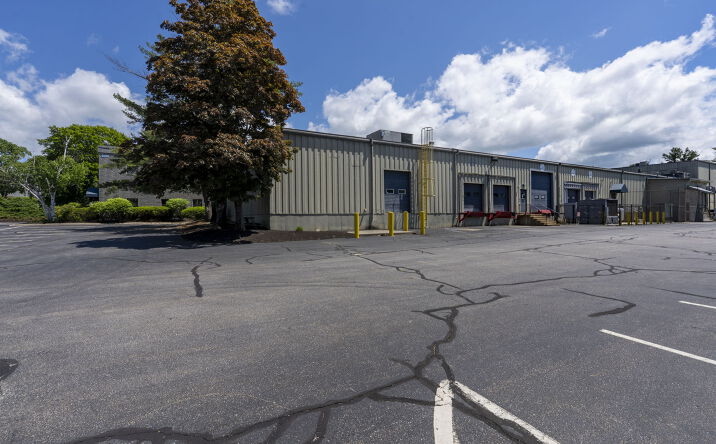 Pictures of Industrial property located at 645 HARVEY RD, MANCHESTER, NH 03103-3323 for lease - image #1