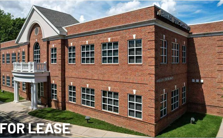 Pictures of Office property located at 10370 Park Road, Charlotte, NC 28210-8508 for lease - image #1