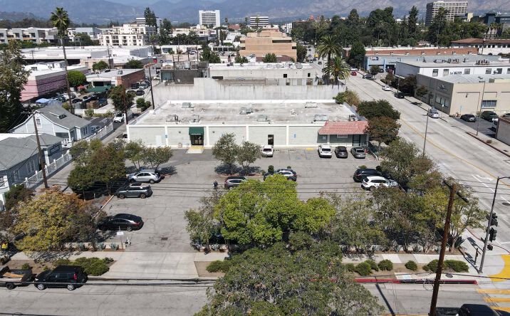 Pictures of Office property located at 393 - 401 S Fair Oaks Avenue, Pasadena, CA 91105 for lease - image #1