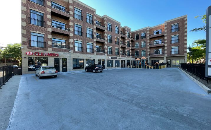 Pictures of Retail property located at 4651 North Greenview Avenue, Chicago, IL 60640 for lease - image #1
