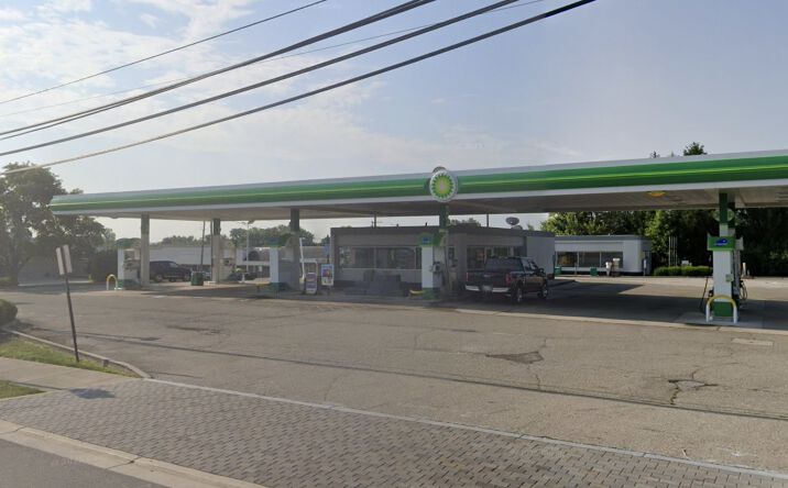 Pictures of Retail property located at 1016 W MAIN ST, TIPP CITY, OH 45371-1339 for lease - image #1