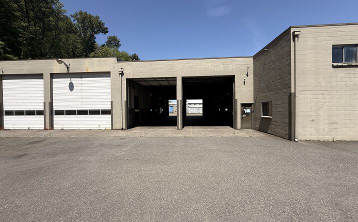 Pictures of Retail, Industrial property located at 3345 Northwest Saint Helens Road, Portland, OR 97210 for lease - image #1