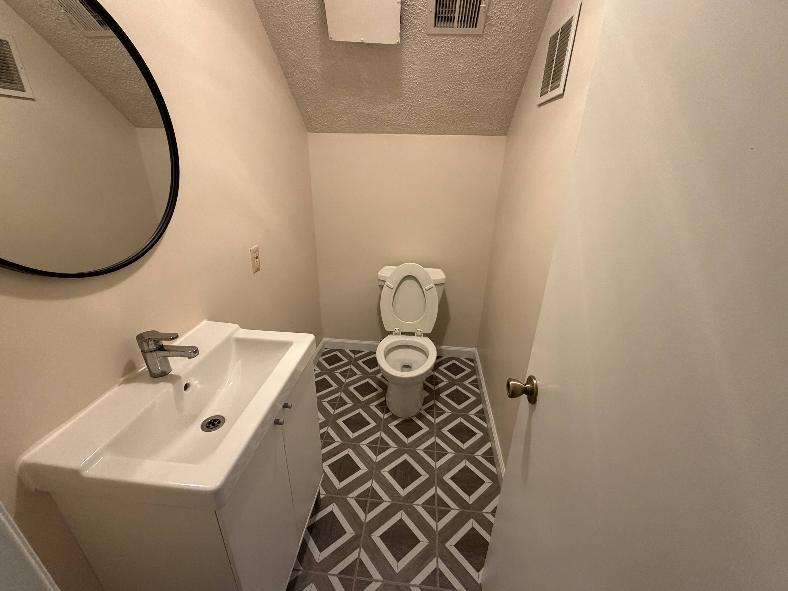 3608684