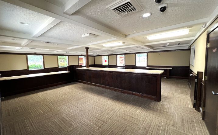 Pictures of Restaurant, Retail, Office property located at 831 West 6th Avenue, Emporia, KS 66801 for lease - image #1