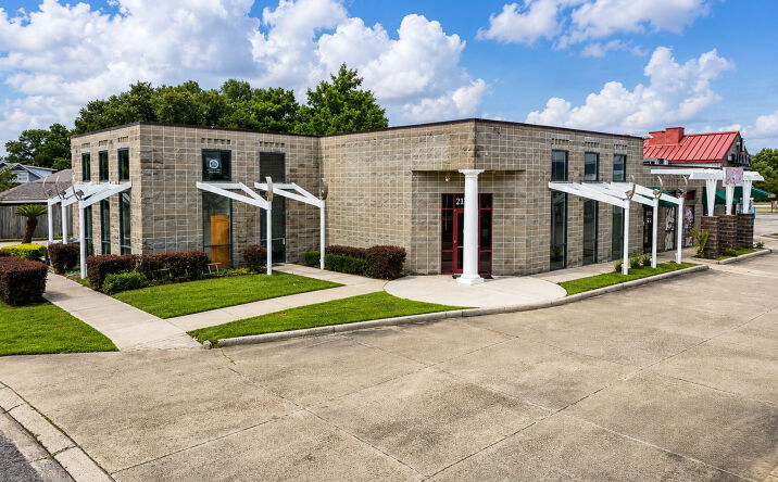 Pictures of Retail, Office property located at 2127 KALISTE SALOOM RD, LAFAYETTE, LA 70508 for lease - image #1