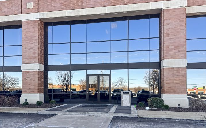 Pictures of Office property located at 100 Chesterfield Business Parkway, 2nd Floor, St. Louis, Chesterfield, MO 63005 for lease - image #1