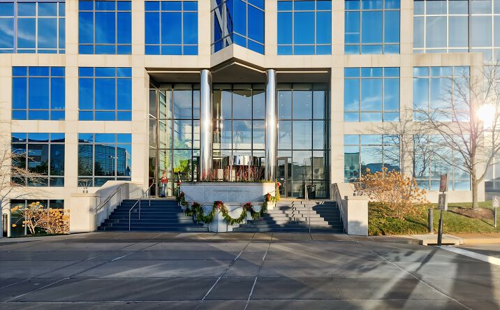 Pictures of Office property located at Two CityPlace Drive, 2nd Floor, St. Louis, Creve Coeur, MO 63141 for lease - image #1